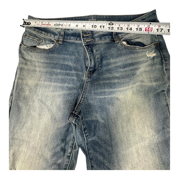 Soho Boyfriend Jeans Womens Size 16 Blue‎ Denim Distressed Cuffed - Picture 9 of 10